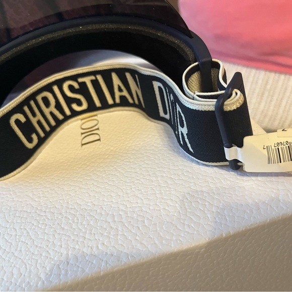 Authentic Dior Visor - Picture 3 of 8